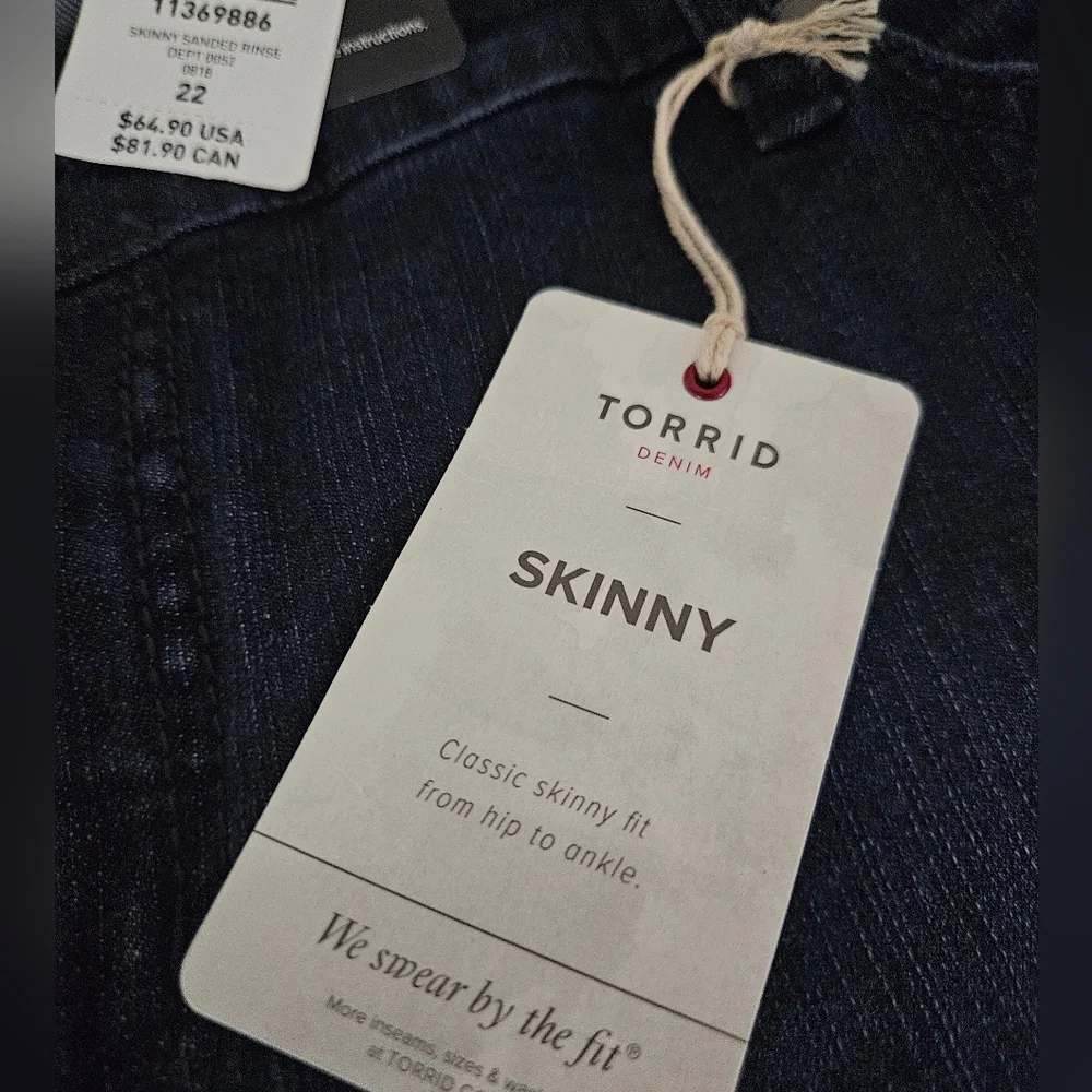 Torrid NWT Classic Skinny Jeans - Picture 5 of 6